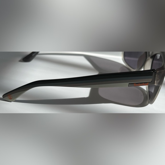 COPY - Men’s Timberland Matte Gray Plastic Rectangle Sunglasses 🕶️ - Picture 10 of 13